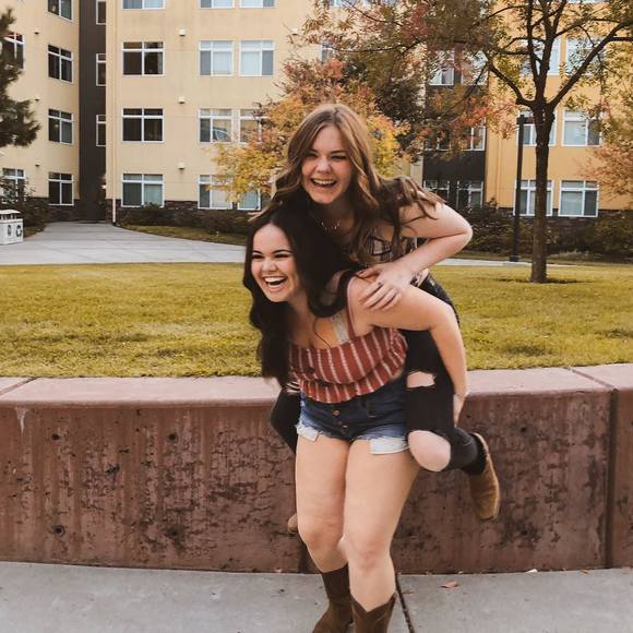 Meet your Posher, Nikki - Picture 1 of 1